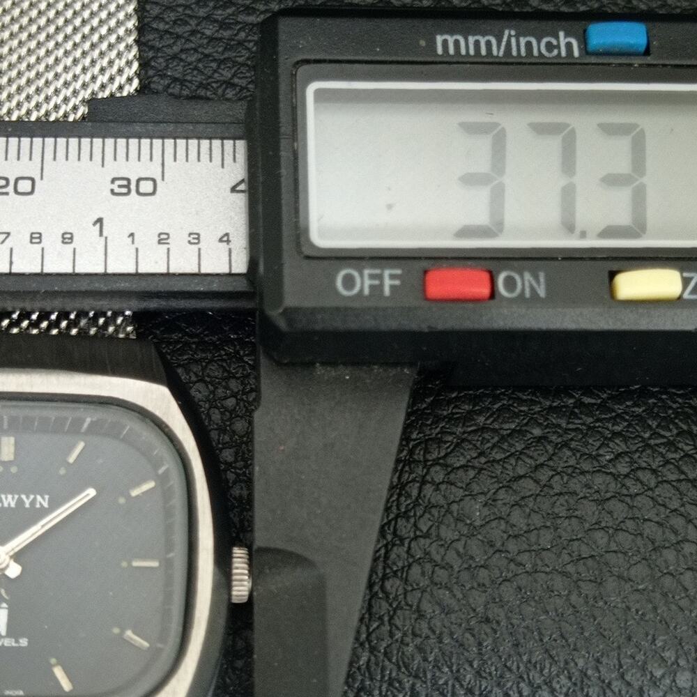 Vintage 1983 Allwyn Manual Mens Silver Watch W/Metal Strap & Blue accents - Picture 7 of 9